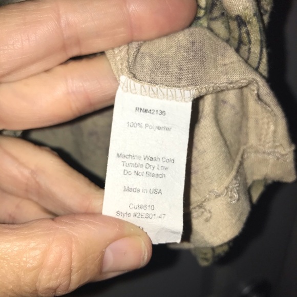 ✨CLEARANCE✨ Floral Top, cap sleeve - Picture 5 of 7